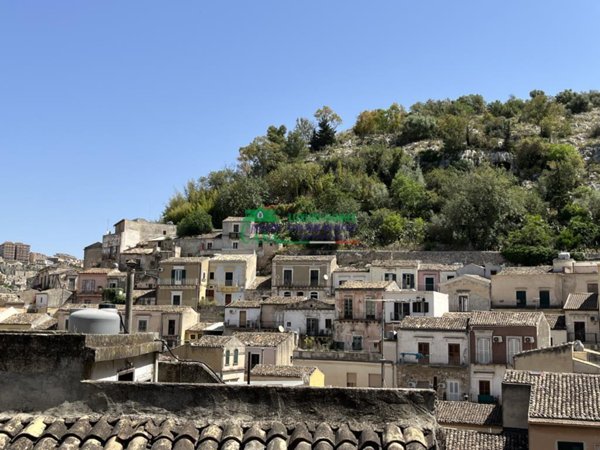 casa indipendente in vendita a Modica in zona Modica Bassa