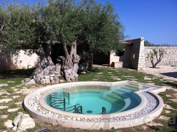 casa indipendente in vendita a Modica