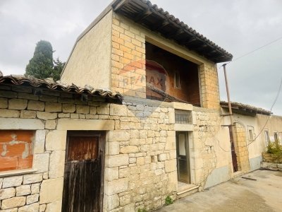 casa indipendente in vendita a Modica in zona Frigintini