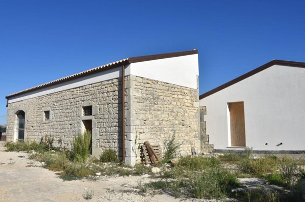 casa indipendente in vendita a Modica in zona Frigintini