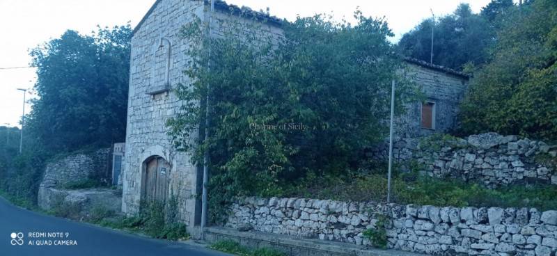 casa indipendente in vendita a Modica