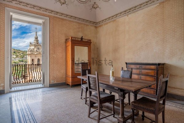 casa indipendente in vendita a Modica