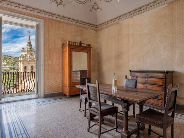 casa indipendente in vendita a Modica