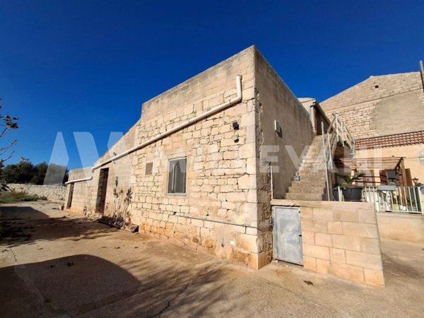 casa indipendente in vendita a Modica