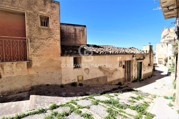 casa indipendente in vendita a Modica in zona Modica Alta
