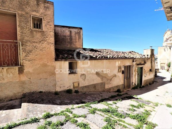 casa indipendente in vendita a Modica in zona Modica Alta