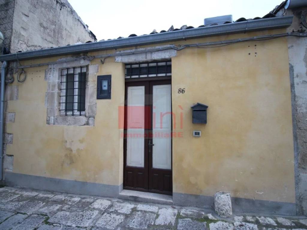 casa indipendente in vendita a Modica in zona Modica Alta