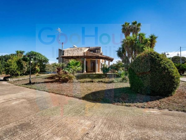 casa indipendente in vendita a Modica