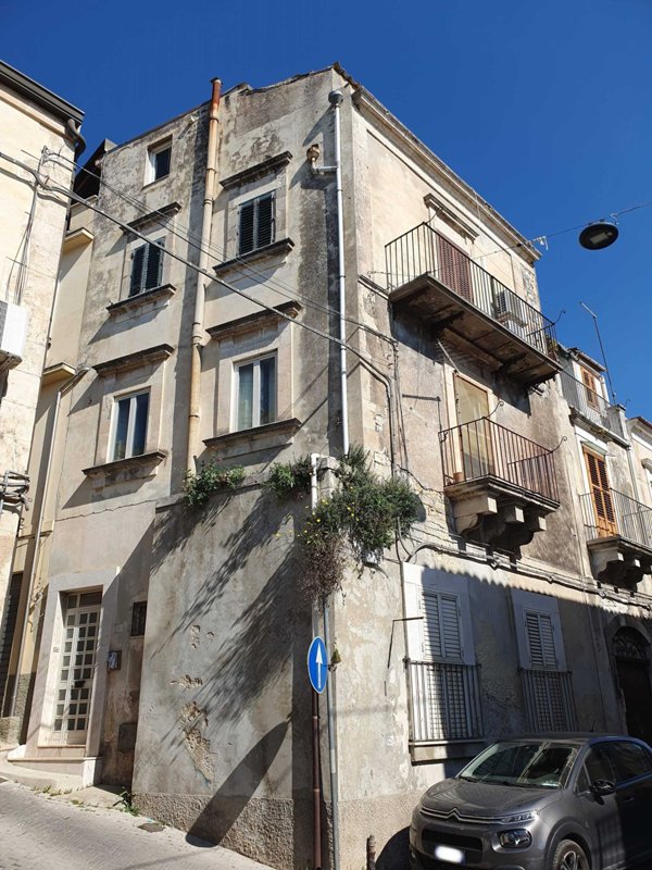 casa indipendente in vendita a Modica in zona Modica Alta