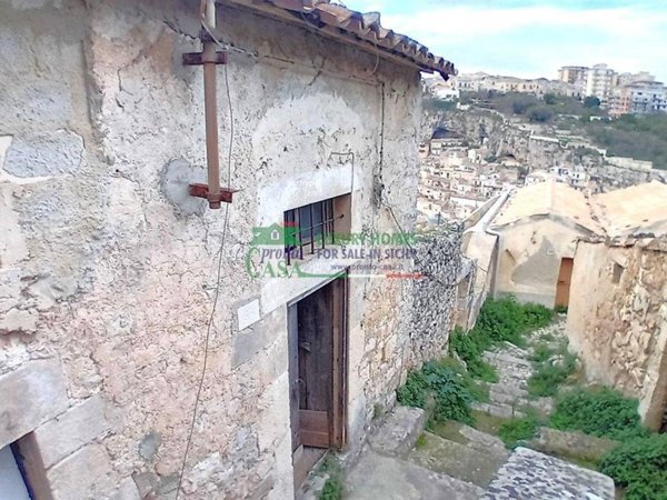 casa indipendente in vendita a Modica in zona Modica Bassa