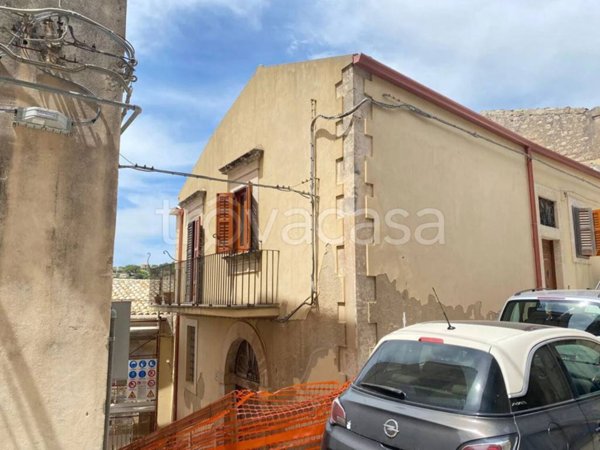 casa indipendente in vendita a Modica in zona Modica Alta