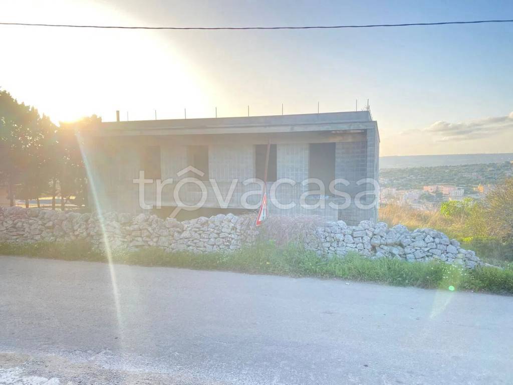 casa indipendente in vendita a Modica