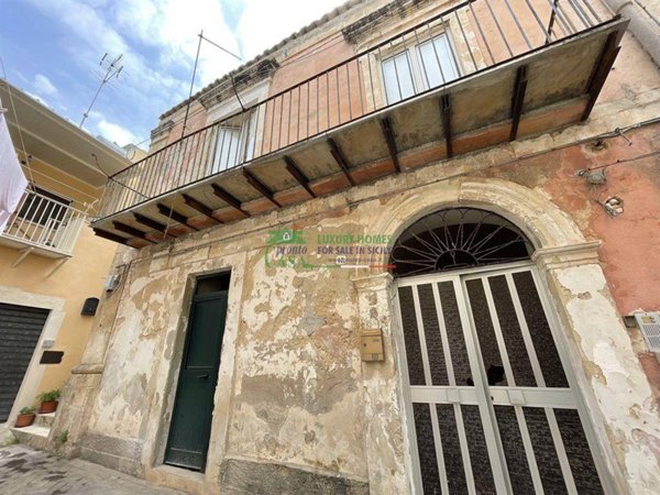 casa indipendente in vendita a Modica in zona Modica Bassa