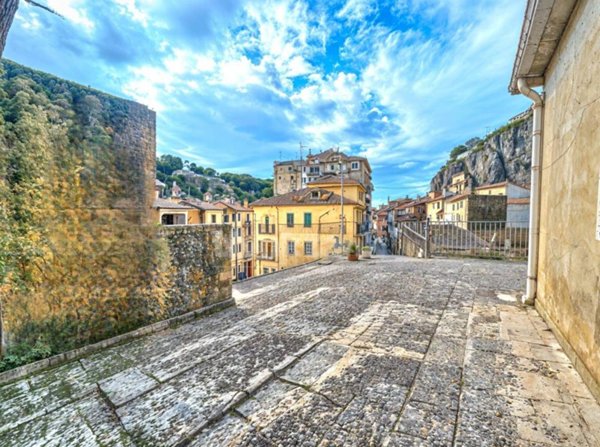 casa indipendente in vendita a Modica in zona Modica Bassa
