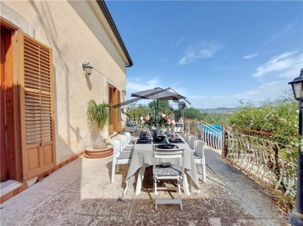 casa indipendente in vendita a Modica in zona Frigintini
