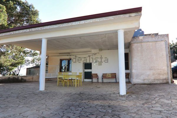 esavano in vendita a Modica