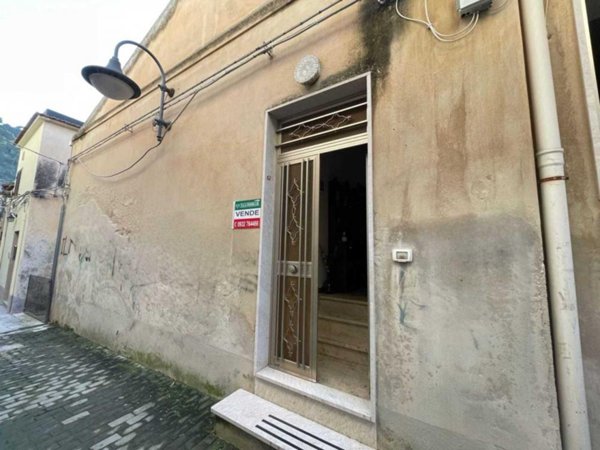 casa indipendente in vendita a Modica