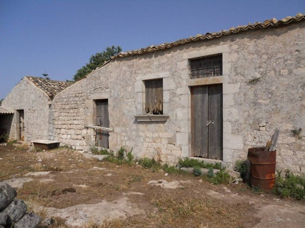 casa indipendente in vendita a Modica