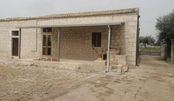 casa indipendente in vendita a Modica in zona Frigintini