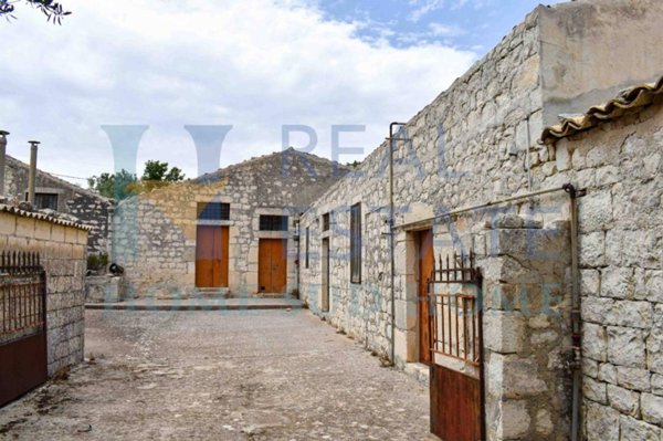 villa in vendita a Modica in zona Frigintini