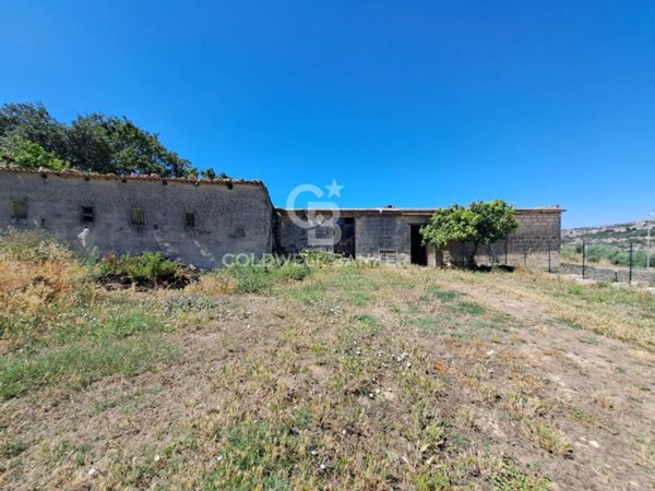 casa semindipendente in vendita a Modica
