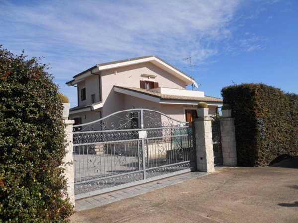 casa indipendente in vendita a Modica in zona Sacro Cuore