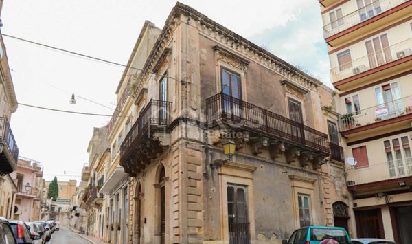 casa indipendente in vendita a Modica in zona Modica Alta