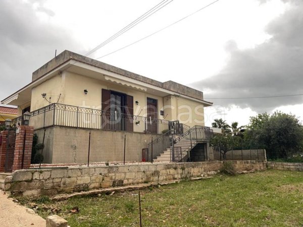 casa indipendente in vendita a Modica