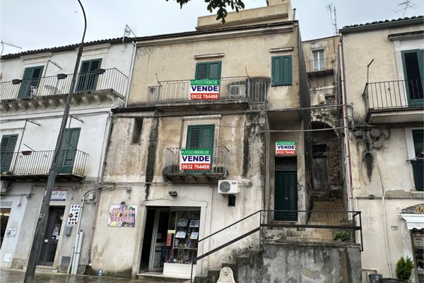casa indipendente in vendita a Modica in zona Modica Bassa