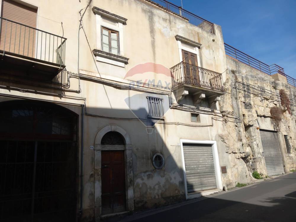 casa indipendente in vendita a Modica