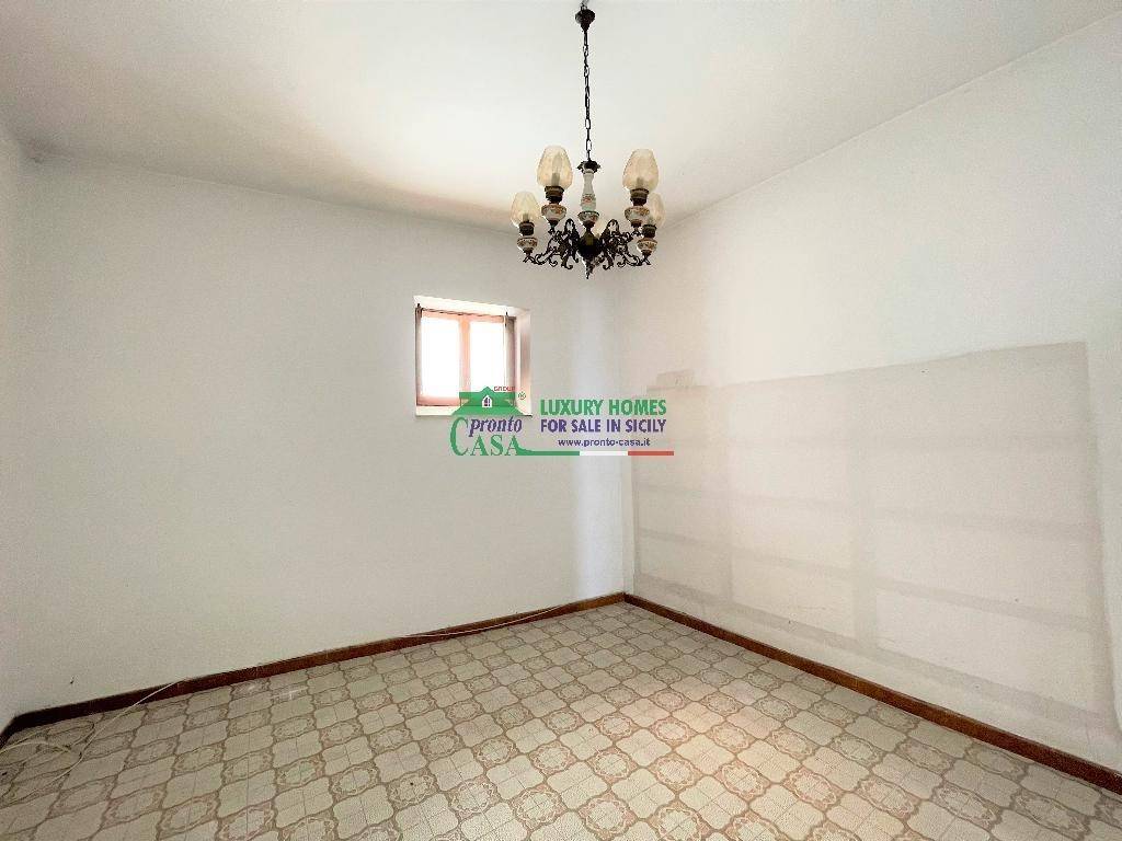 casa indipendente in vendita a Modica in zona Modica Alta