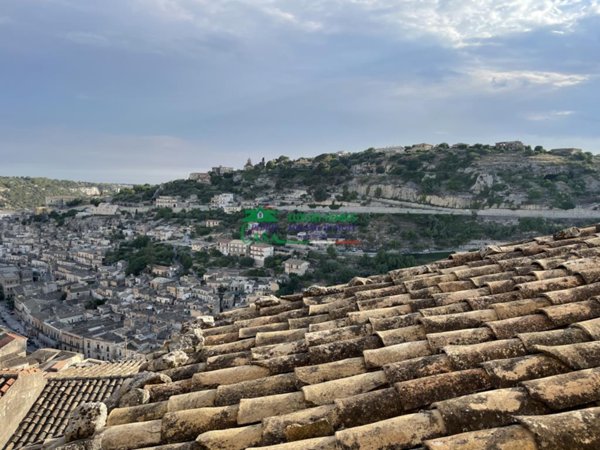 casa indipendente in vendita a Modica in zona Modica Alta