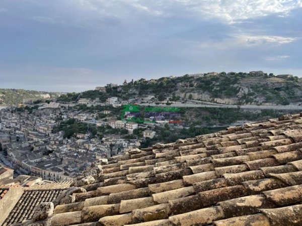 casa indipendente in vendita a Modica in zona Modica Alta