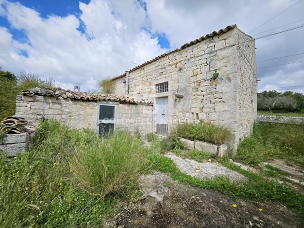 casa indipendente in vendita a Modica in zona Frigintini