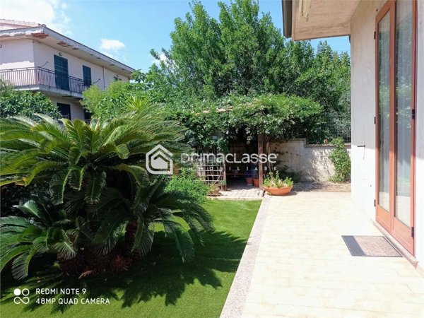casa indipendente in vendita a Modica