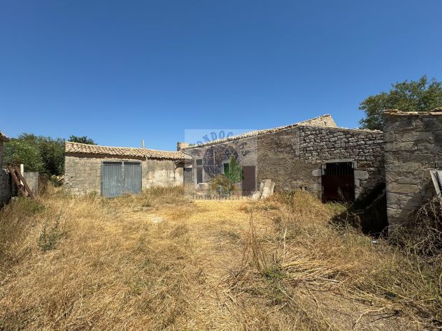 casa indipendente in vendita a Modica