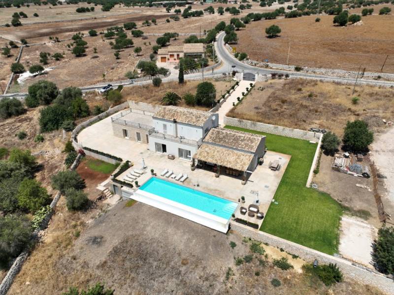 casa indipendente in vendita a Modica