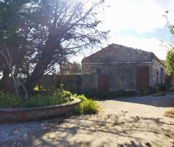 casa indipendente in vendita a Modica