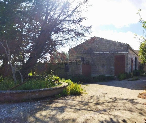 casa indipendente in vendita a Modica
