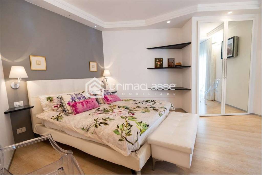 casa indipendente in vendita a Modica