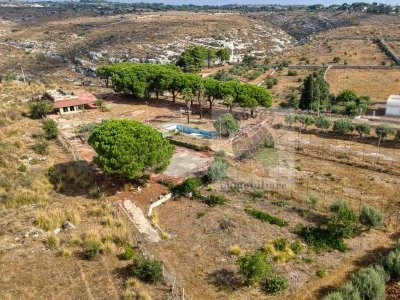 casa indipendente in vendita a Modica