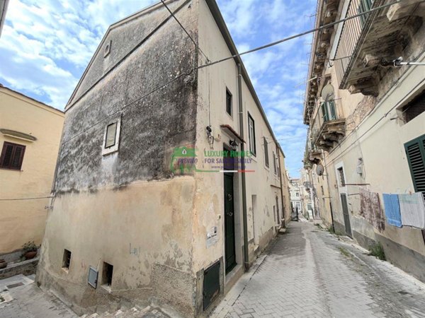 casa indipendente in vendita a Modica in zona Modica Bassa