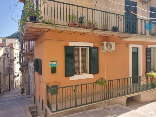 casa indipendente in vendita a Modica