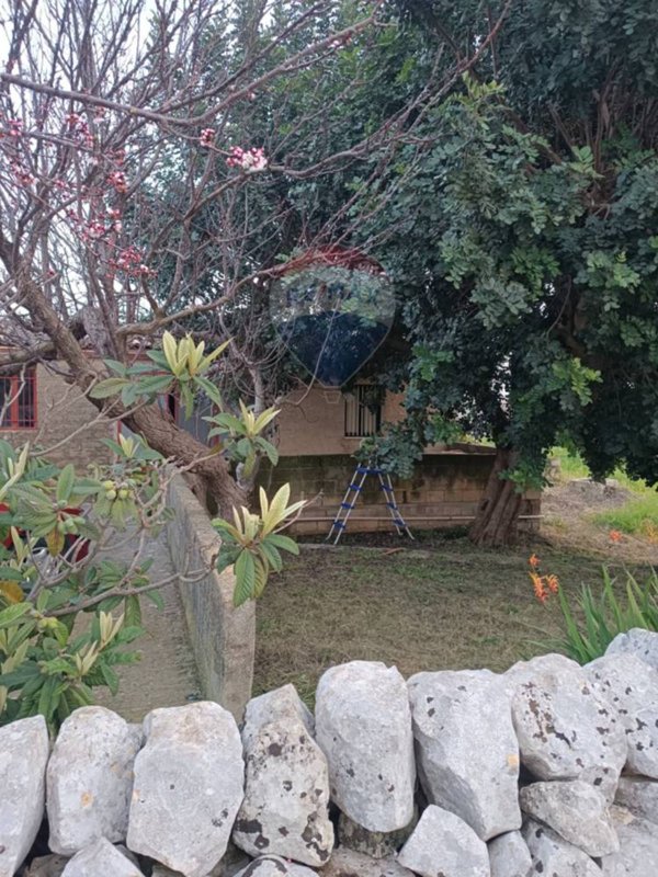 casa indipendente in vendita a Modica
