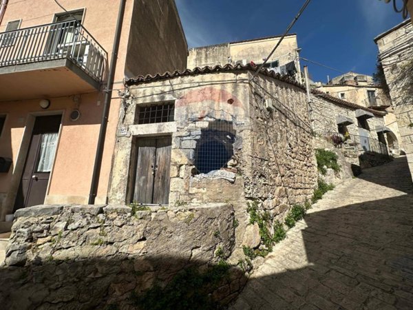 casa semindipendente in vendita a Modica in zona Modica Bassa