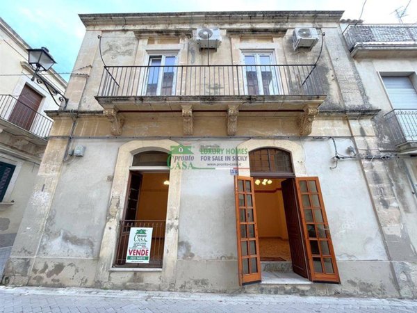 casa indipendente in vendita a Modica in zona Modica Alta