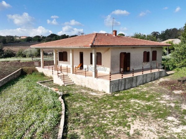 casa indipendente in vendita a Modica