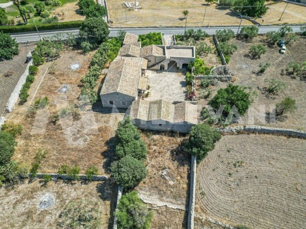 casa indipendente in vendita a Modica in zona Frigintini