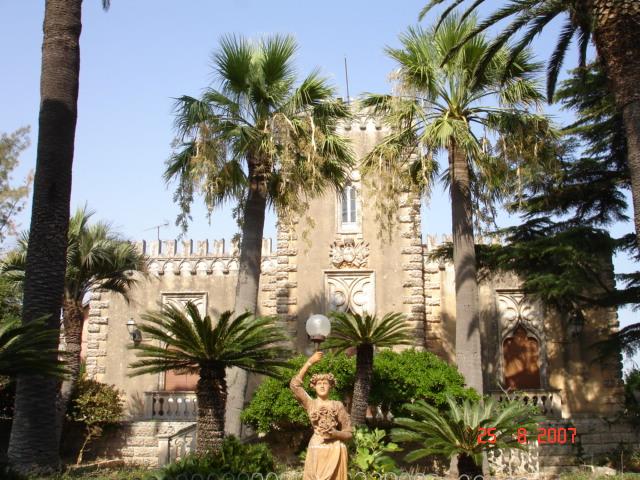 casa indipendente in vendita a Modica