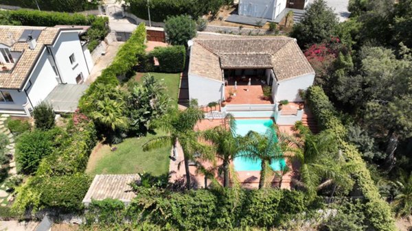 casa indipendente in vendita a Modica in zona Sacro Cuore